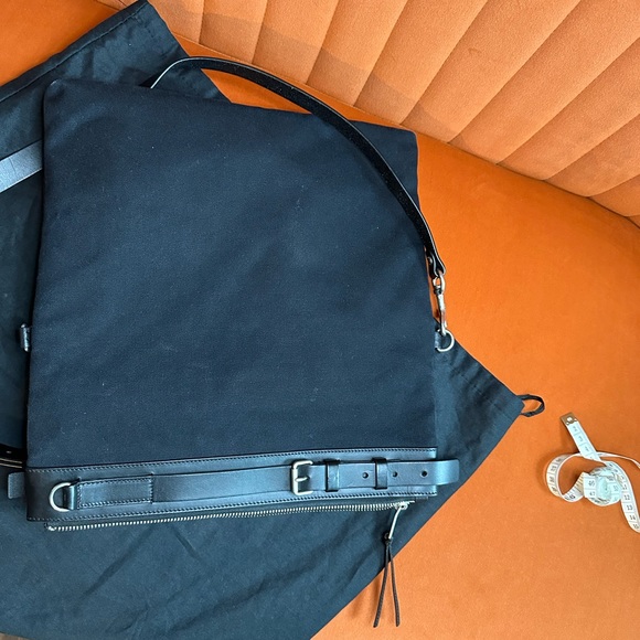 Authentic Saint Laurent - Picture 7 of 11